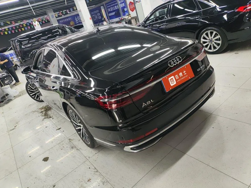 Audi A8 2023 A8L 55 TFSI quattro Modelo insignia interior foto 13 Audi A8 2023 A8L 55 TFSI quattro Modelo insignia interior foto 13