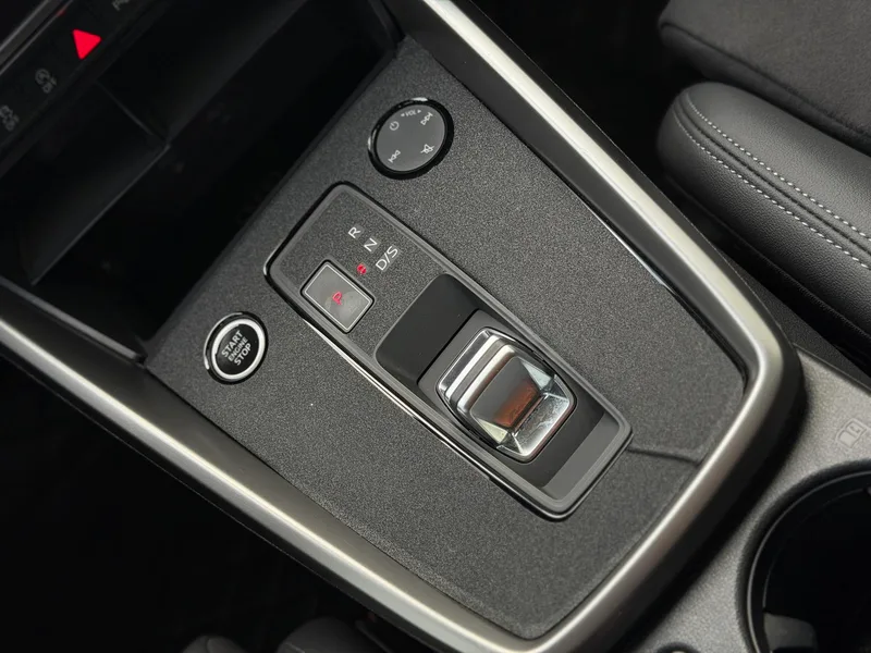 Audi A3 2024 Sportback 35 TFSI Deportes de lujo interior foto 16 Audi A3 2024 Sportback 35 TFSI Deportes de lujo interior foto 16