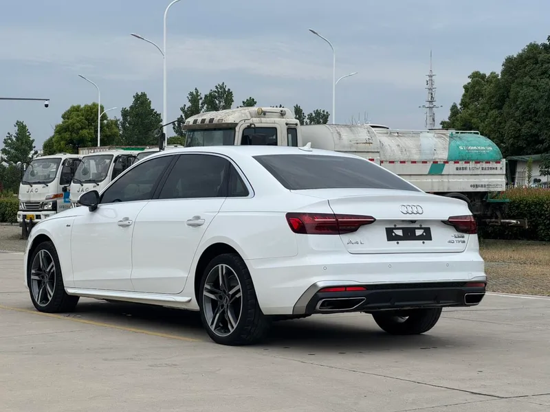 Audi A4L 2022 40 TFSI Fashion dynamic type exterior photo 2 Audi A4L 2022 40 TFSI Fashion dynamic type exterior photo 2
