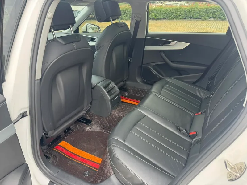 Audi A4L 2022 40 TFSI Fashion dynamic type interior photo 12 Audi A4L 2022 40 TFSI Fashion dynamic type interior photo 12