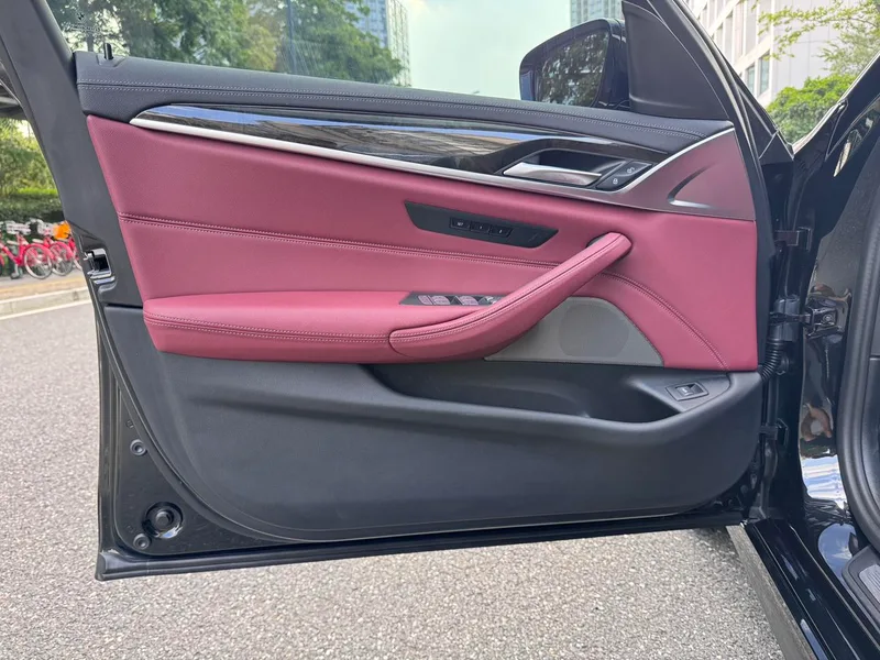 BMW 5 Series 2022 Reforma 525Li M Conjunto deportivo interior foto 10 BMW 5 Series 2022 Reforma 525Li M Conjunto deportivo interior foto 10