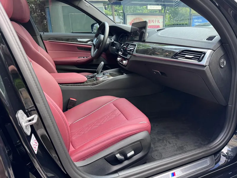 BMW 5 Series 2022 Reforma 525Li M Conjunto deportivo interior foto 11 BMW 5 Series 2022 Reforma 525Li M Conjunto deportivo interior foto 11