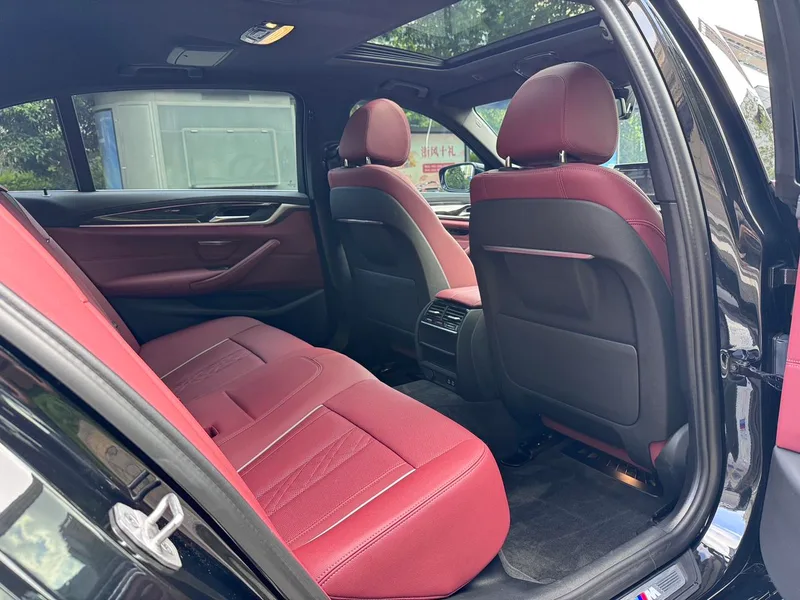 BMW 5 Series 2022 Reforma 525Li M Conjunto deportivo interior foto 12 BMW 5 Series 2022 Reforma 525Li M Conjunto deportivo interior foto 12