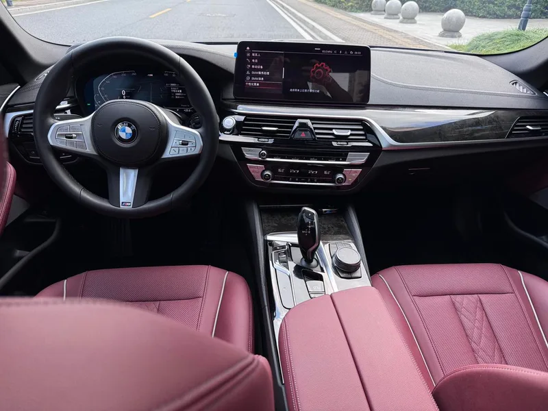 BMW 5 Series 2022 Reforma 525Li M Conjunto deportivo interior foto 15 BMW 5 Series 2022 Reforma 525Li M Conjunto deportivo interior foto 15