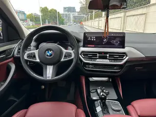BMW X4 2022 xDrive 25i M Sports suit interior photo 8 BMW X4 2022 xDrive 25i M Sports suit interior photo 8