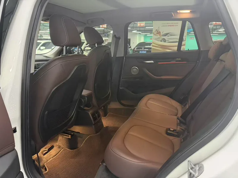 BMW X1 2022 sDrive25Li Líder interior foto 8 BMW X1 2022 sDrive25Li Líder interior foto 8
