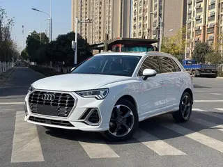 Audi Q3 2022 35 TFSI Fashion dynamic type