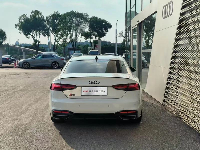 Audi A5 2023 Coupe 40 TFSI Tipo dinámico de moda exterior foto 4 Audi A5 2023 Coupe 40 TFSI Tipo dinámico de moda exterior foto 4