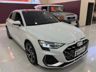 Audi A3 2025 Sportback 35 TFSI Flying Privilege exterior photo 3 Audi A3 2025 Sportback 35 TFSI Flying Privilege exterior photo 3