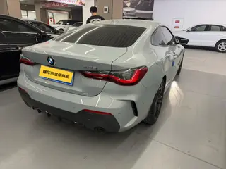 BMW 4 Series 2023 425i M Set de nuit de sport intérieur photo 10