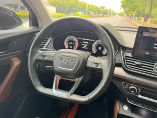 Audi Q5L 2022 40T Deluxe Dynamic interior photo 8 Audi Q5L 2022 40T Deluxe Dynamic interior photo 8