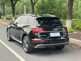 Audi Q5L 2022 40T Deluxe Dynamic interior photo 12 Audi Q5L 2022 40T Deluxe Dynamic interior photo 12