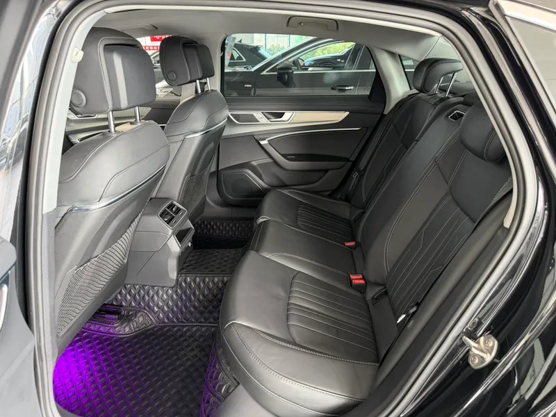 Audi A6L 2022 40 TFSI Deluxe Elegant interior photo 12 Audi A6L 2022 40 TFSI Deluxe Elegant interior photo 12