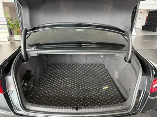 Audi A6L 2022 40 TFSI Deluxe Elegant interior photo 14 Audi A6L 2022 40 TFSI Deluxe Elegant interior photo 14