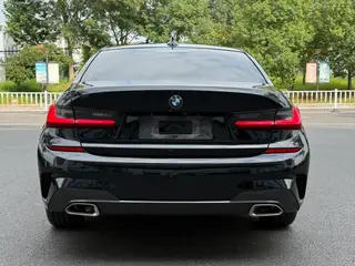 BMW 3 Series 2022 325Li M Sports suit interior photo 9 BMW 3 Series 2022 325Li M Sports suit interior photo 9