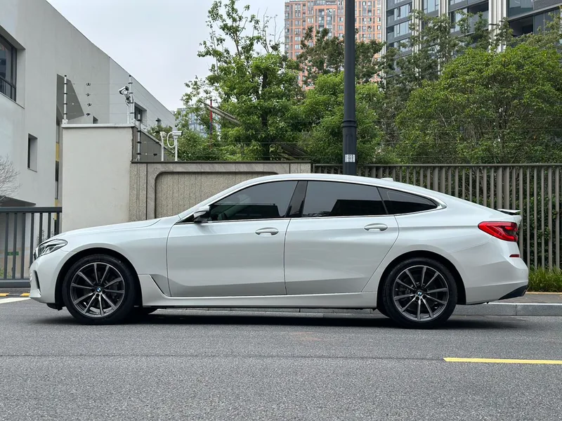 BMW 6 Series GT 2022 630i Set de diseño de lujo exterior foto 9 BMW 6 Series GT 2022 630i Set de diseño de lujo exterior foto 9