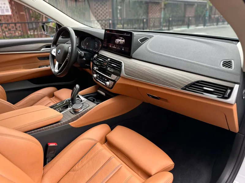 BMW 6 Series GT 2022 630i Set de diseño de lujo interior foto 11 BMW 6 Series GT 2022 630i Set de diseño de lujo interior foto 11