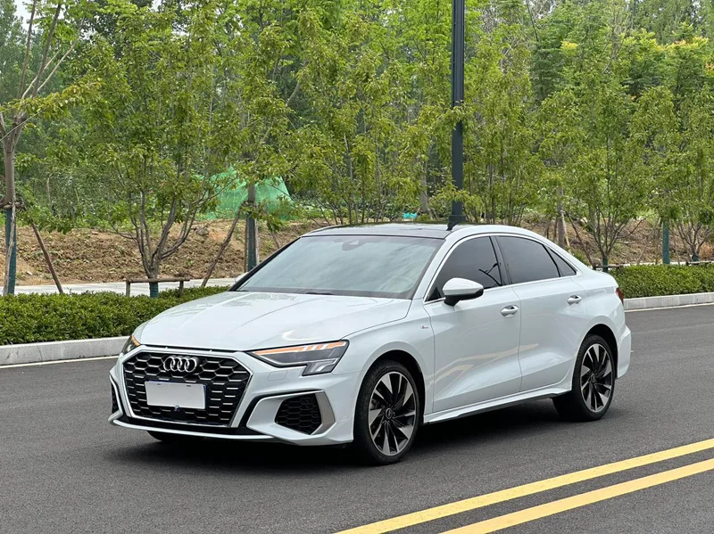 Audi A3 2022 A3L Limousine 35 TFSI Estilo deportivo de moda exterior foto 1 Audi A3 2022 A3L Limousine 35 TFSI Estilo deportivo de moda exterior foto 1