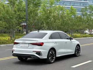 Audi A3 2022 A3L Limousine 35 TFSI Estilo deportivo de moda exterior foto 4 Audi A3 2022 A3L Limousine 35 TFSI Estilo deportivo de moda exterior foto 4