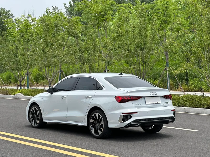 Audi A3 2022 A3L Limousine 35 TFSI Estilo deportivo de moda exterior foto 6 Audi A3 2022 A3L Limousine 35 TFSI Estilo deportivo de moda exterior foto 6