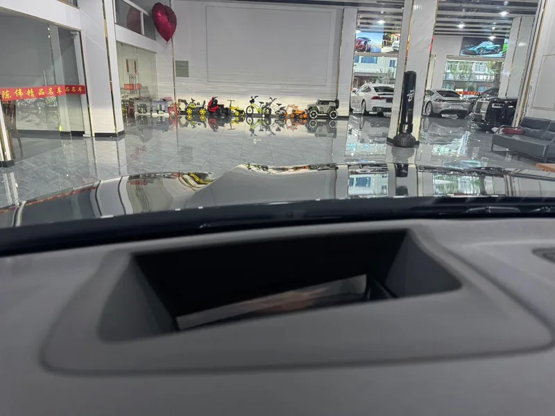 BMW X5 2022 Restyling xDrive 40Li M Sports suit interior photo 9 BMW X5 2022 Restyling xDrive 40Li M Sports suit interior photo 9