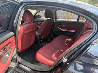 BMW 3 Series 2023 325Li M Traje nocturno deportivo Yao interior foto 13 BMW 3 Series 2023 325Li M Traje nocturno deportivo Yao interior foto 13