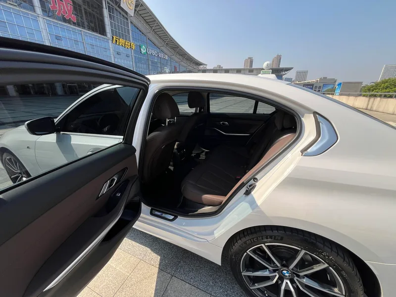 BMW 3 Series 2023 320Li M Ensemble de sport intérieur photo 7