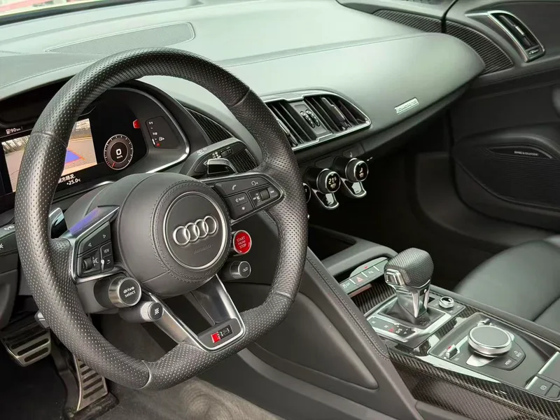 Audi R8 2022 V10 Coupe Performance interior photo 17 Audi R8 2022 V10 Coupe Performance interior photo 17