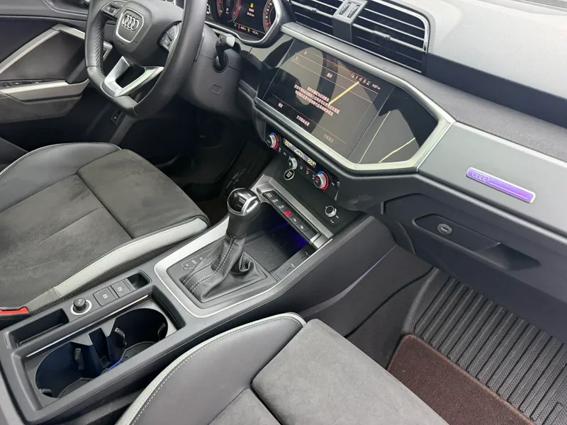 Audi Q3 2023 Restyling 40 TFSI Fashion dynamic type exterior photo 9