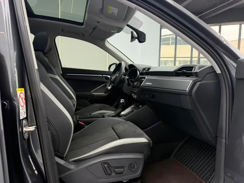 Audi Q3 2023 Restyling 40 TFSI Fashion dynamic type interior photo 11