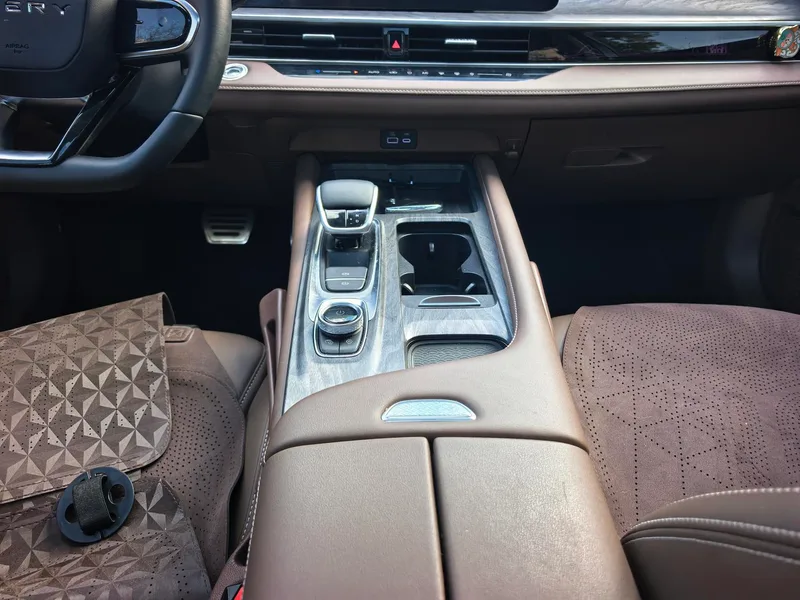 Chery Arrizo 8 2023 Высокоэнергетическая версия 2.0T DCT Джин интерьер фото 13 Chery Arrizo 8 2023 Высокоэнергетическая версия 2.0T DCT Джин интерьер фото 13
