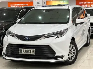 Toyota Sienna 2024 Double moteur 2.5L Version confortable