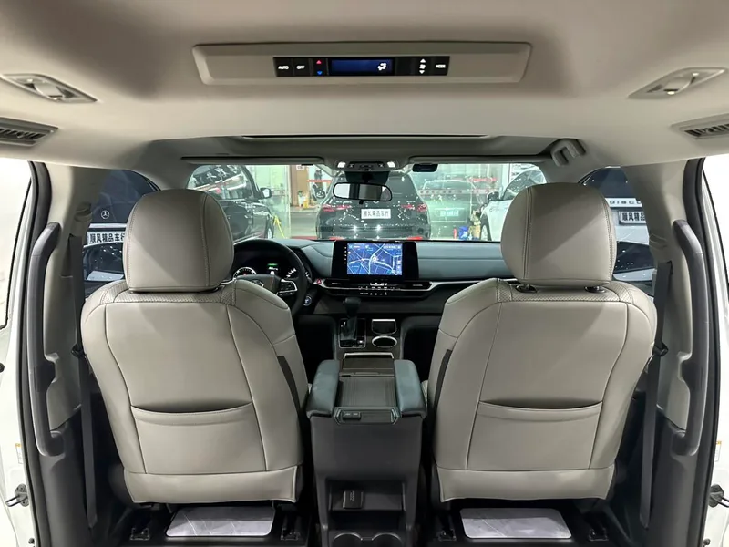 Toyota Sienna 2024 Dual Power 2.5L Comfort Edition exterior photo 8