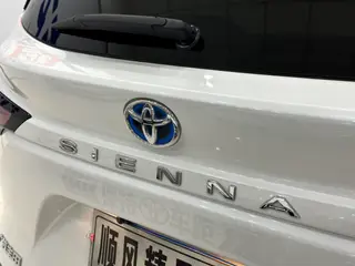 Toyota Sienna 2024 Dual Power 2.5L Comfort Edition interior photo 17