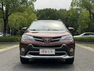 Toyota RAV4 2015 2.5L Automatic four-wheel drive elite version exterior photo 2 Toyota RAV4 2015 2.5L Automatic four-wheel drive elite version exterior photo 2