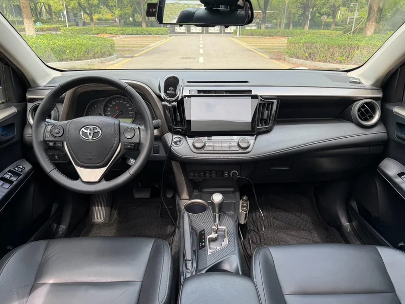 Toyota RAV4 2015 2.5L Automatic four-wheel drive elite version exterior photo 4 Toyota RAV4 2015 2.5L Automatic four-wheel drive elite version exterior photo 4