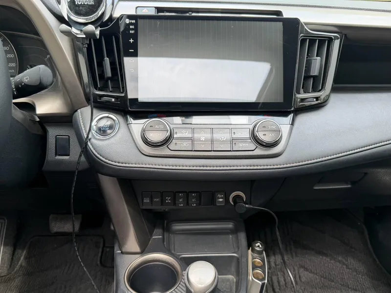 Toyota RAV4 2015 2.5L Automatic four-wheel drive elite version exterior photo 9 Toyota RAV4 2015 2.5L Automatic four-wheel drive elite version exterior photo 9