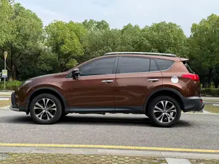 Toyota RAV4 2015 2.5L Automatic four-wheel drive elite version interior photo 15 Toyota RAV4 2015 2.5L Automatic four-wheel drive elite version interior photo 15