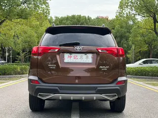Toyota RAV4 2015 2.5L Automatic four-wheel drive elite version interior photo 17 Toyota RAV4 2015 2.5L Automatic four-wheel drive elite version interior photo 17
