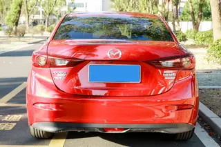 Mazda Mazda3 Axela 2016 Tres volúmenes 1.5L Automático de lujo exterior foto 3 Mazda Mazda3 Axela 2016 Tres volúmenes 1.5L Automático de lujo exterior foto 3