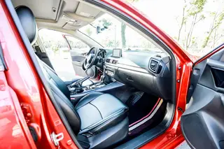 Mazda Mazda3 Axela 2016 Tres volúmenes 1.5L Automático de lujo interior foto 7 Mazda Mazda3 Axela 2016 Tres volúmenes 1.5L Automático de lujo interior foto 7