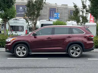 Toyota Highlander 2017 2.0T Four-wheel drive deluxe edition 7 seat exterior photo 3 Toyota Highlander 2017 2.0T Four-wheel drive deluxe edition 7 seat exterior photo 3