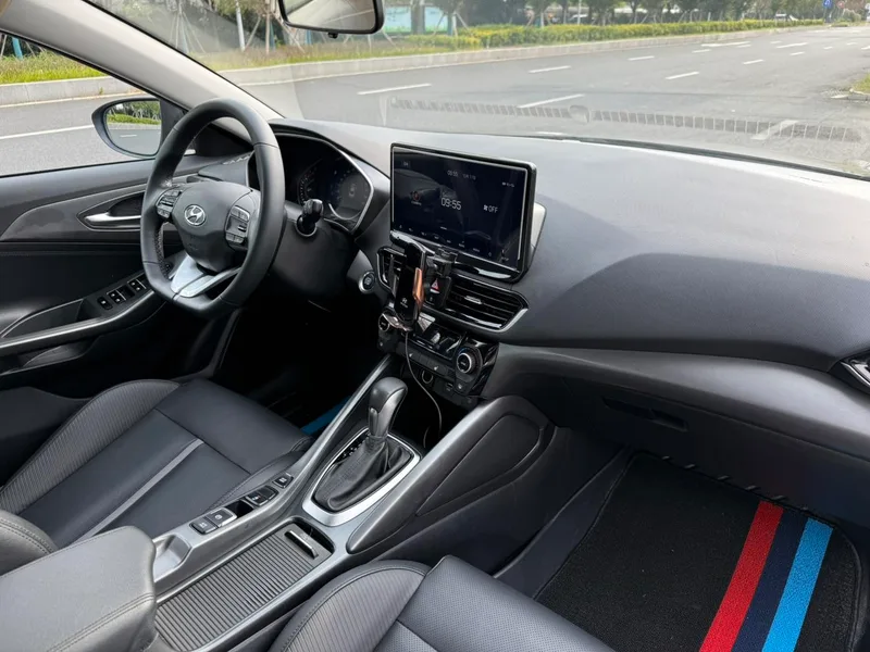 Hyundai Lafesta 2019 280TGDi Edición Smart Speed País VI interior foto 14 Hyundai Lafesta 2019 280TGDi Edición Smart Speed País VI interior foto 14
