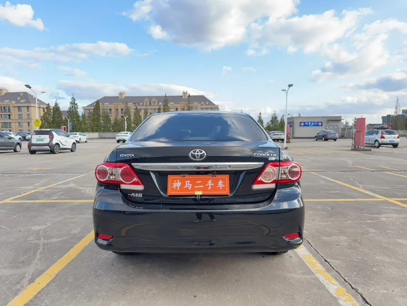 Toyota Corolla 2012 Dazzling Edition 1.8L CVT GL-i exterior photo 5 Toyota Corolla 2012 Dazzling Edition 1.8L CVT GL-i exterior photo 5