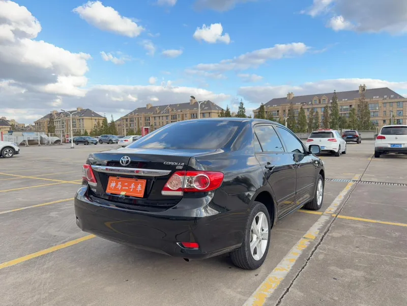Toyota Corolla 2012 Dazzling Edition 1.8L CVT GL-i exterior photo 6 Toyota Corolla 2012 Dazzling Edition 1.8L CVT GL-i exterior photo 6