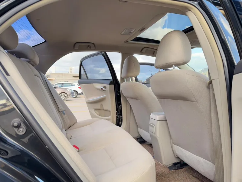 Toyota Corolla 2012 Dazzling Edition 1.8L CVT GL-i interior photo 13 Toyota Corolla 2012 Dazzling Edition 1.8L CVT GL-i interior photo 13