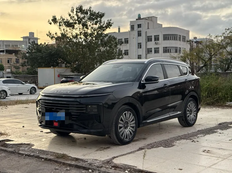 Jetour X70 PLUS 2025 1.5T 7DCT До совершенства 5 Кресло экстерьер фото 1 Jetour X70 PLUS 2025 1.5T 7DCT До совершенства 5 Кресло экстерьер фото 1