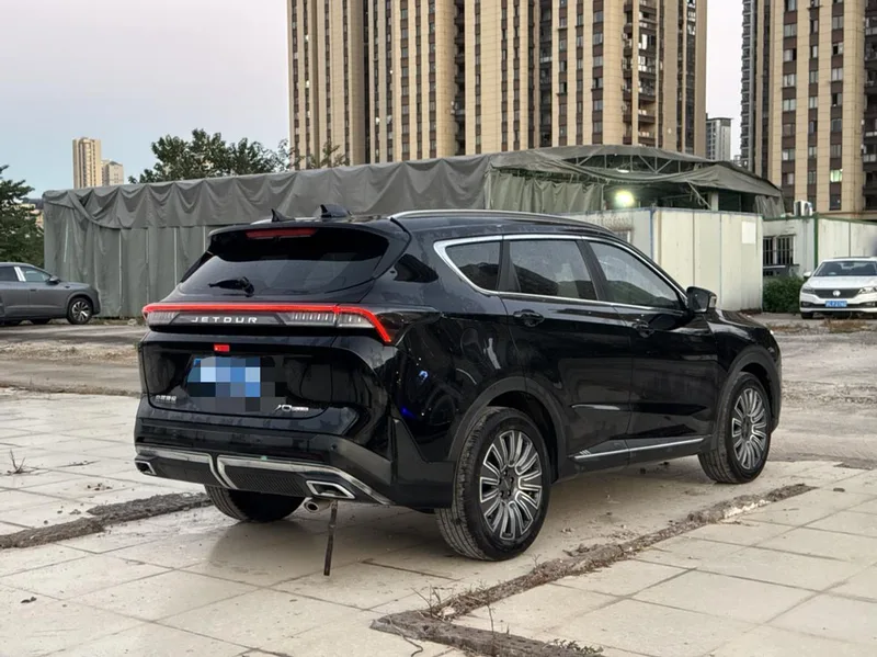 Jetour X70 PLUS 2025 1.5T 7DCT До совершенства 5 Кресло интерьер фото 8 Jetour X70 PLUS 2025 1.5T 7DCT До совершенства 5 Кресло интерьер фото 8