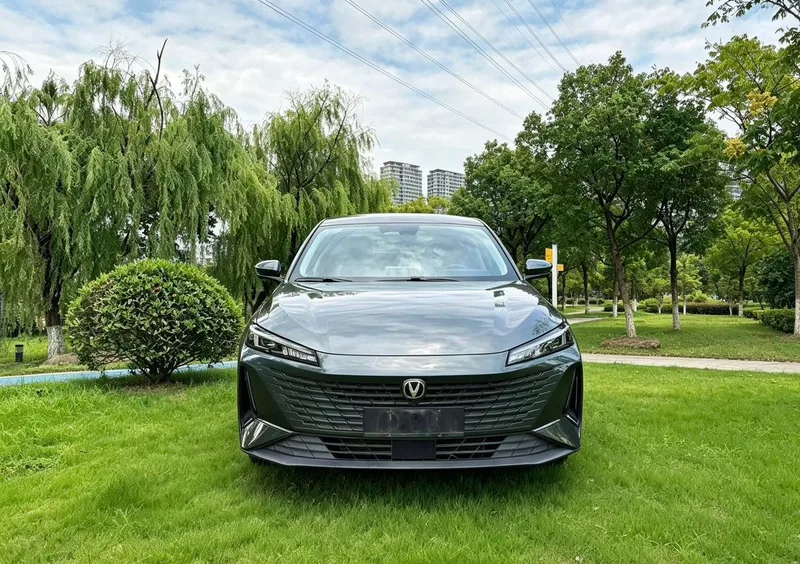 Changan Lamore 2023 1.5T GDI Automatic Deluxe exterior photo 2