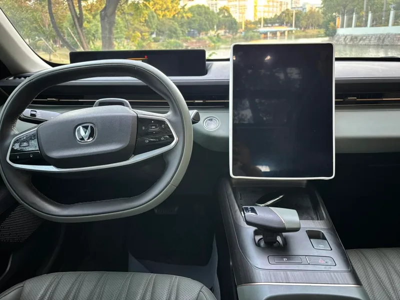 Changan Lamore 2023 1.5T GDI Automatic Deluxe interior photo 9